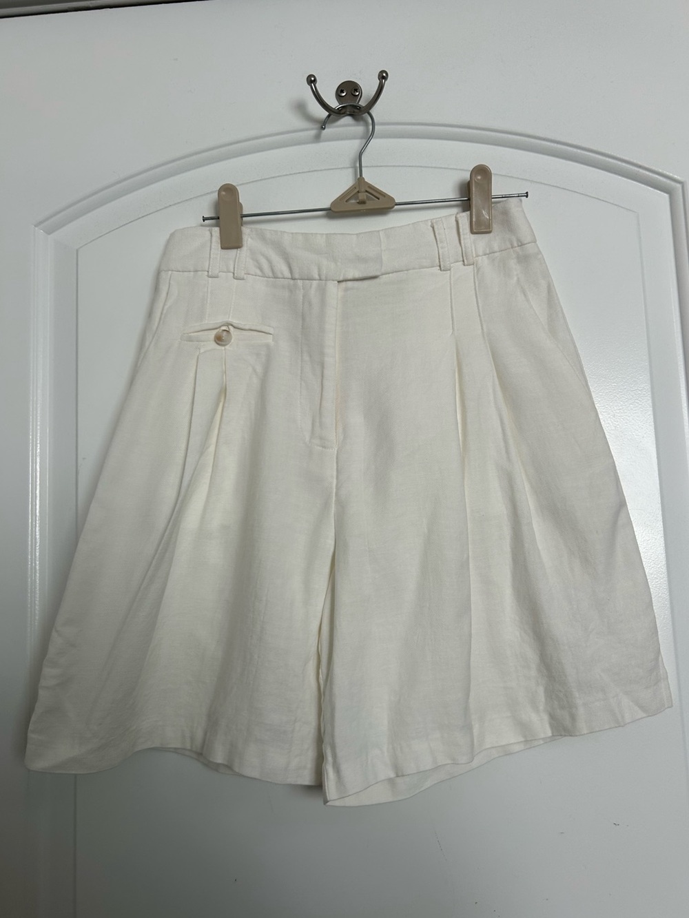 TopShop Linen Blend Cream High-Waist Pleated Shorts size 4 chic coastal preppy